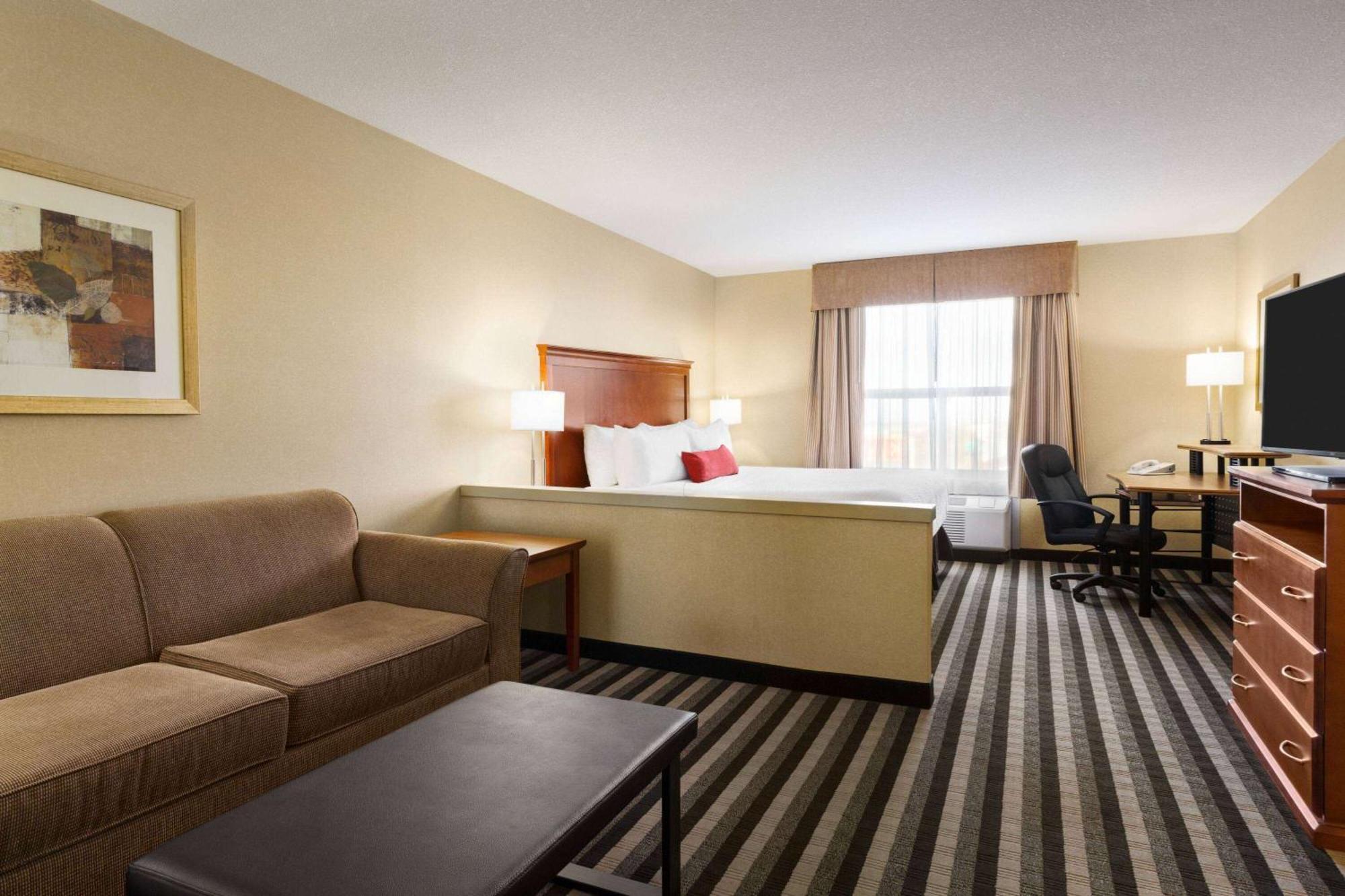 Days Inn & Suites By Wyndham Edmonton Airport Leduc Eksteriør bilde