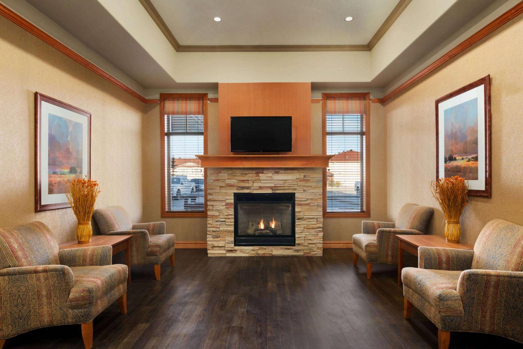 Days Inn & Suites By Wyndham Edmonton Airport Leduc Eksteriør bilde