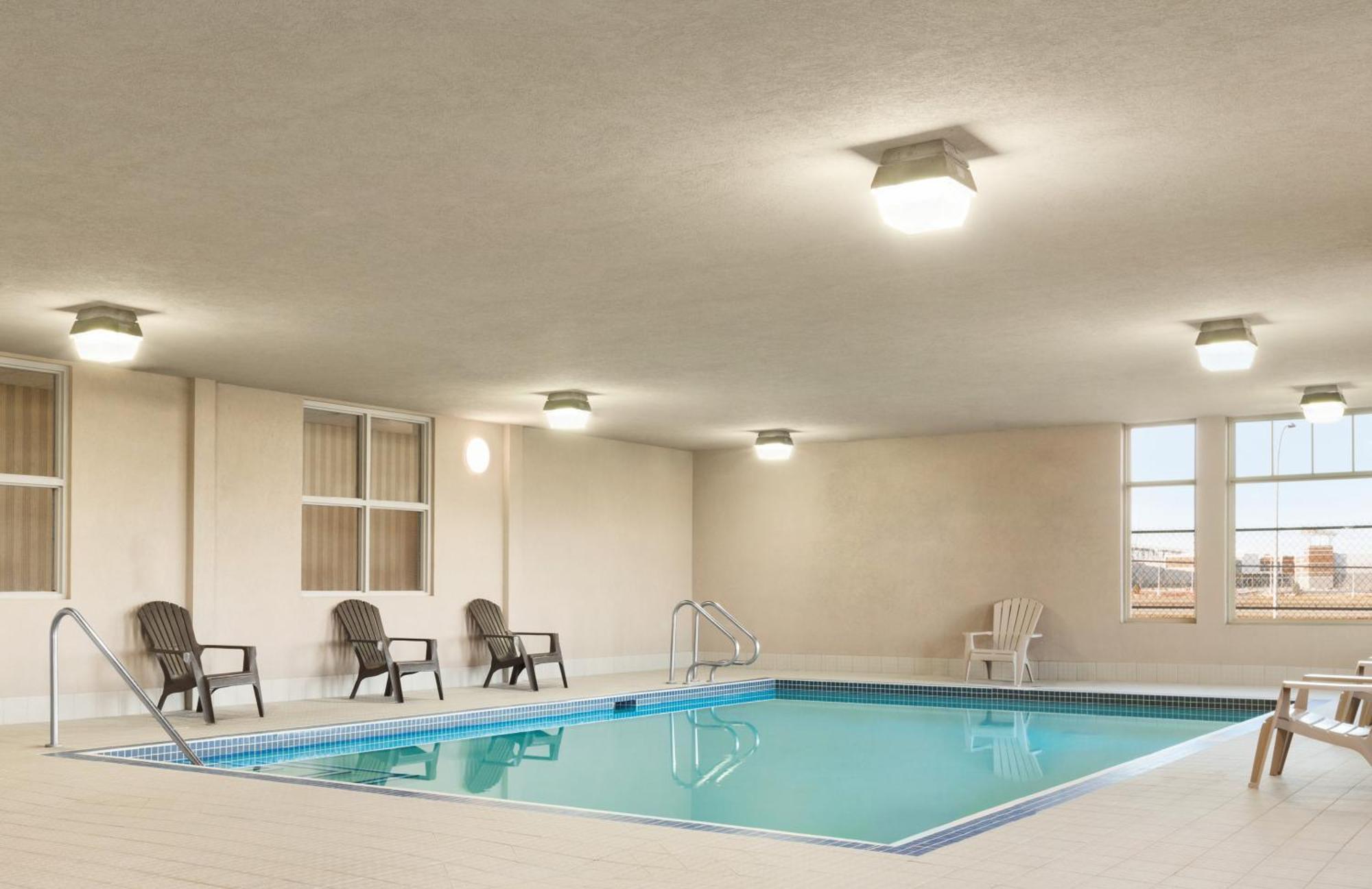Days Inn & Suites By Wyndham Edmonton Airport Leduc Eksteriør bilde