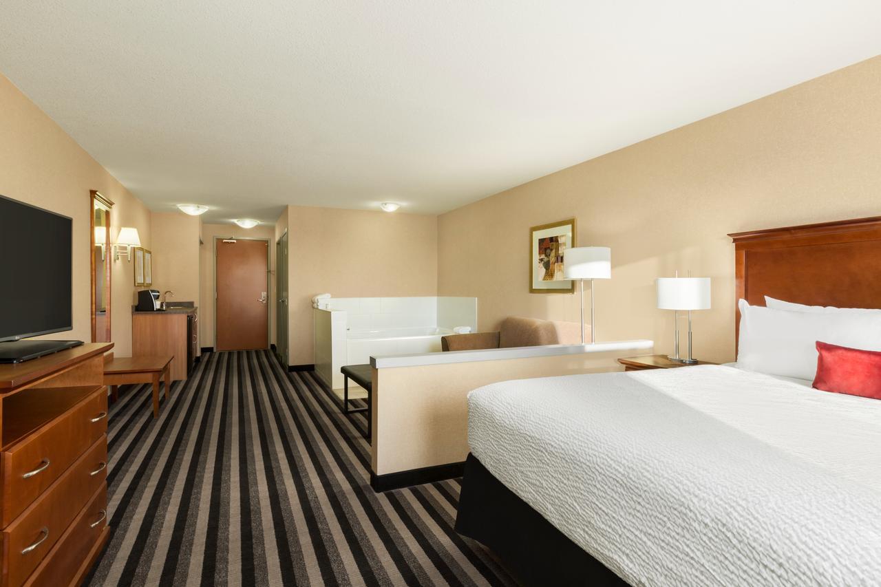 Days Inn & Suites By Wyndham Edmonton Airport Leduc Eksteriør bilde