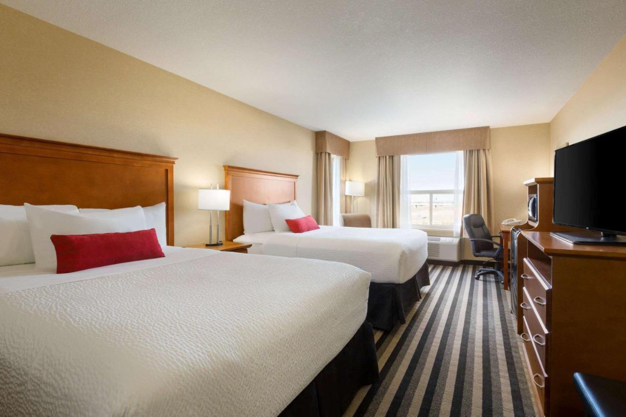 Days Inn & Suites By Wyndham Edmonton Airport Leduc Eksteriør bilde